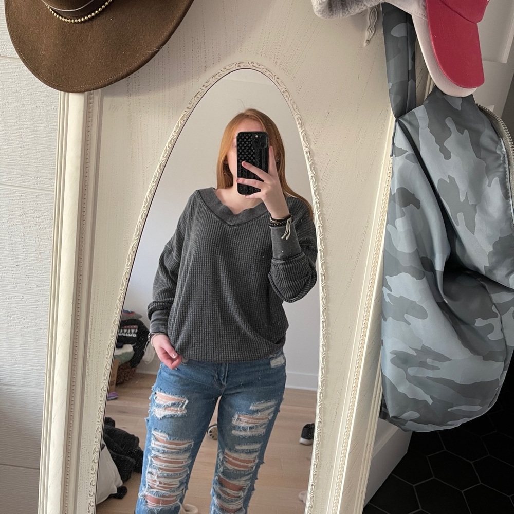V neck sweatshirt
